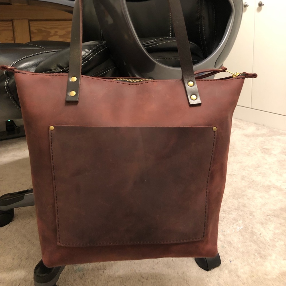 PLG Medium Merlot Tote + 5 Accessories